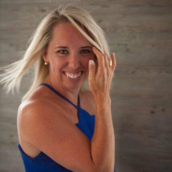 Meet your Posher, Caroline - Picture 1 of 1